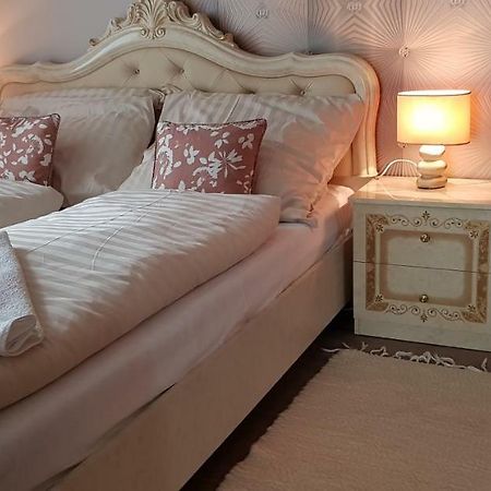My-Lord Luxapartman Eger Ngoại thất bức ảnh