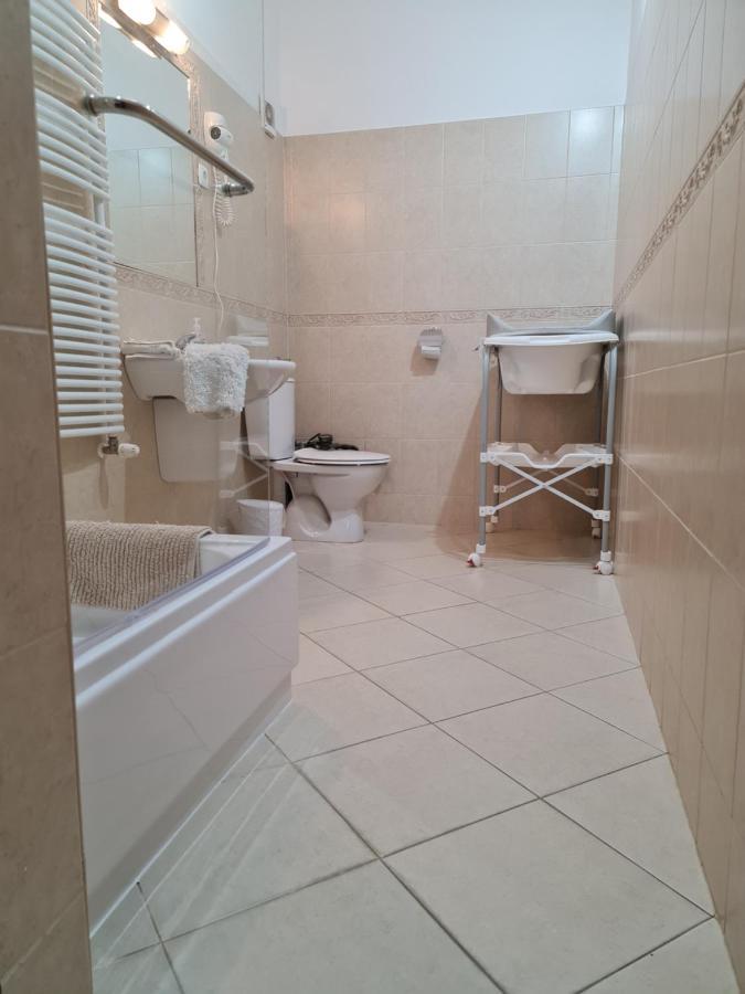 My-Lord Luxapartman Eger Ngoại thất bức ảnh