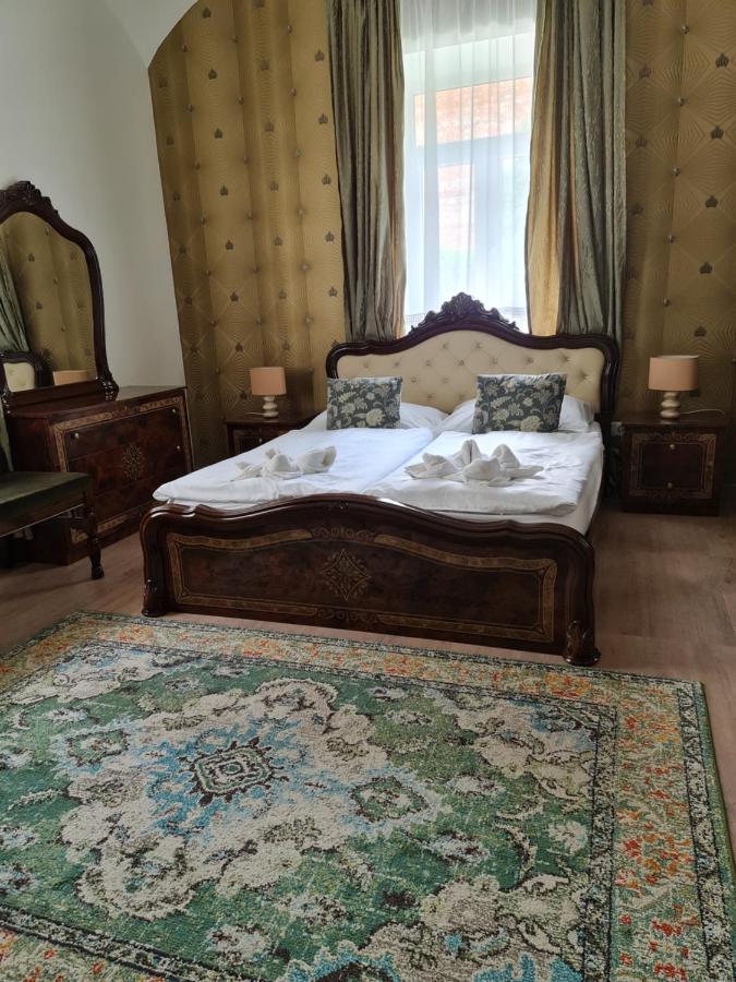 My-Lord Luxapartman Eger Ngoại thất bức ảnh