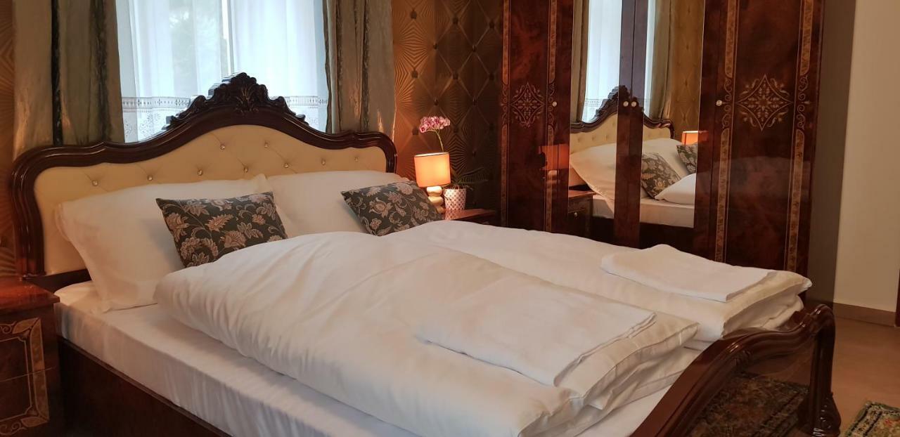 My-Lord Luxapartman Eger Ngoại thất bức ảnh