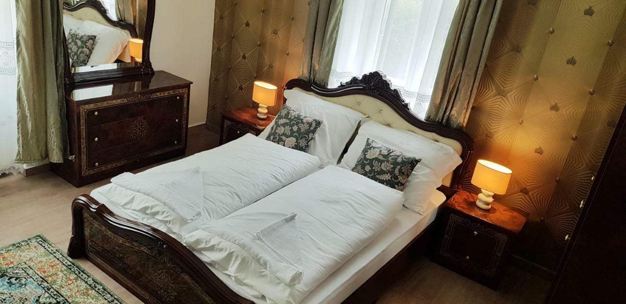My-Lord Luxapartman Eger Ngoại thất bức ảnh