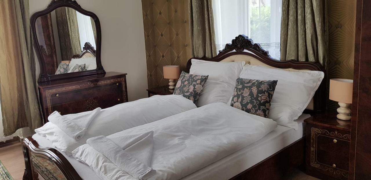 My-Lord Luxapartman Eger Ngoại thất bức ảnh