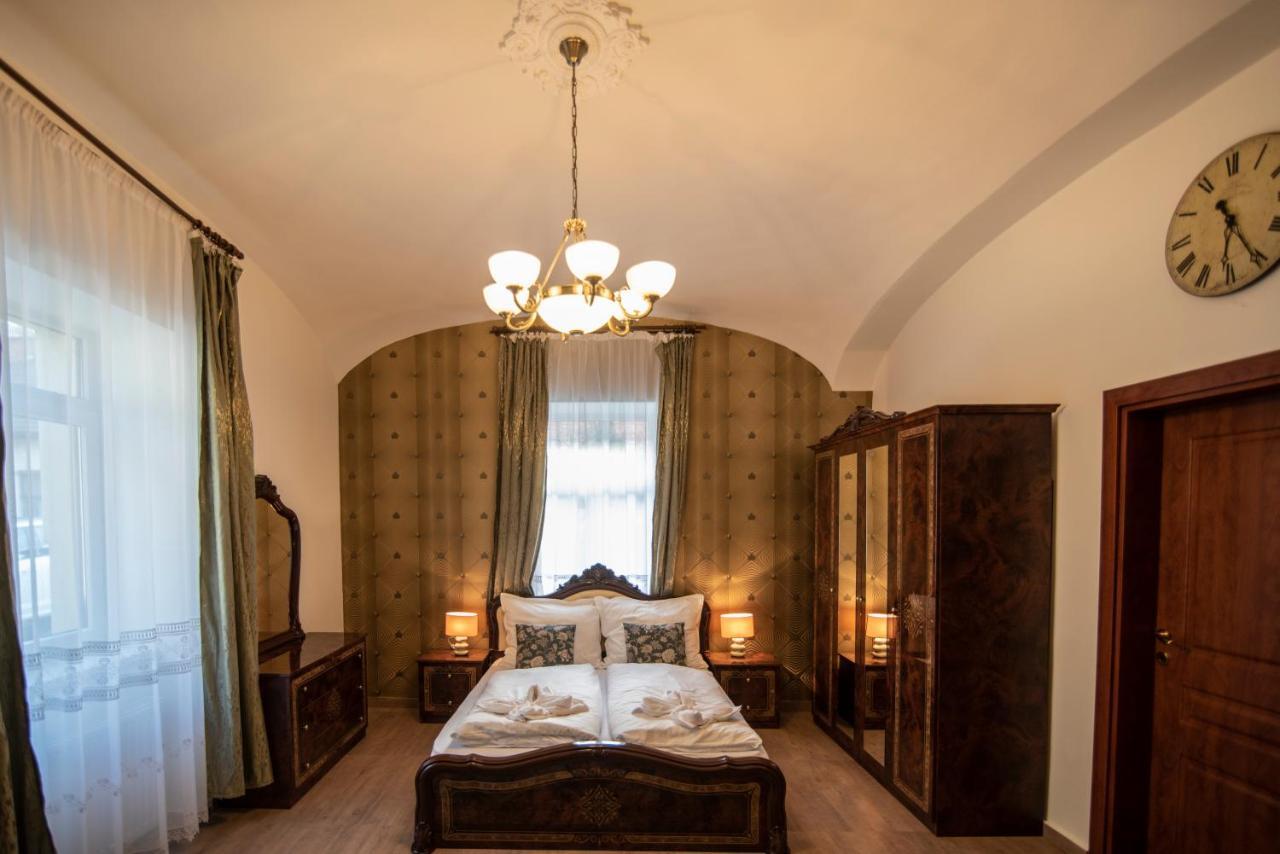 My-Lord Luxapartman Eger Ngoại thất bức ảnh